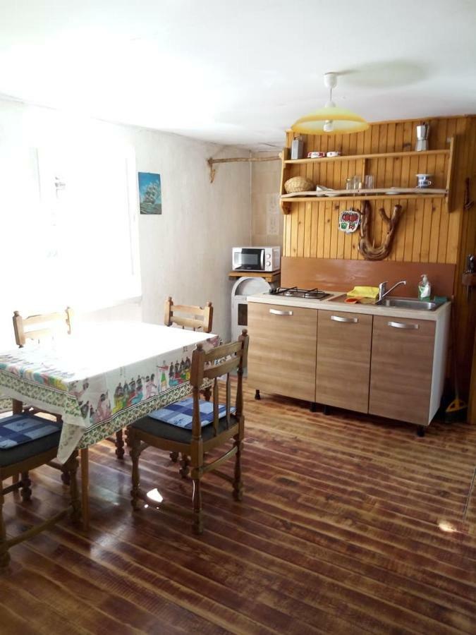 Apartma Dinko Lubenice